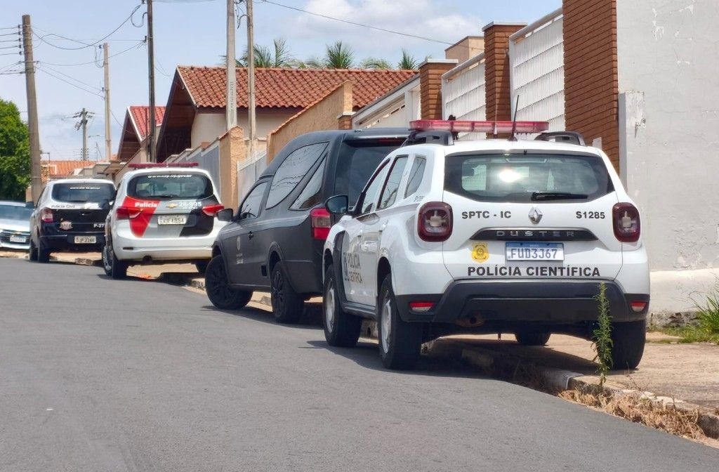 Mulher é encontrada morta  em carrinho de mão