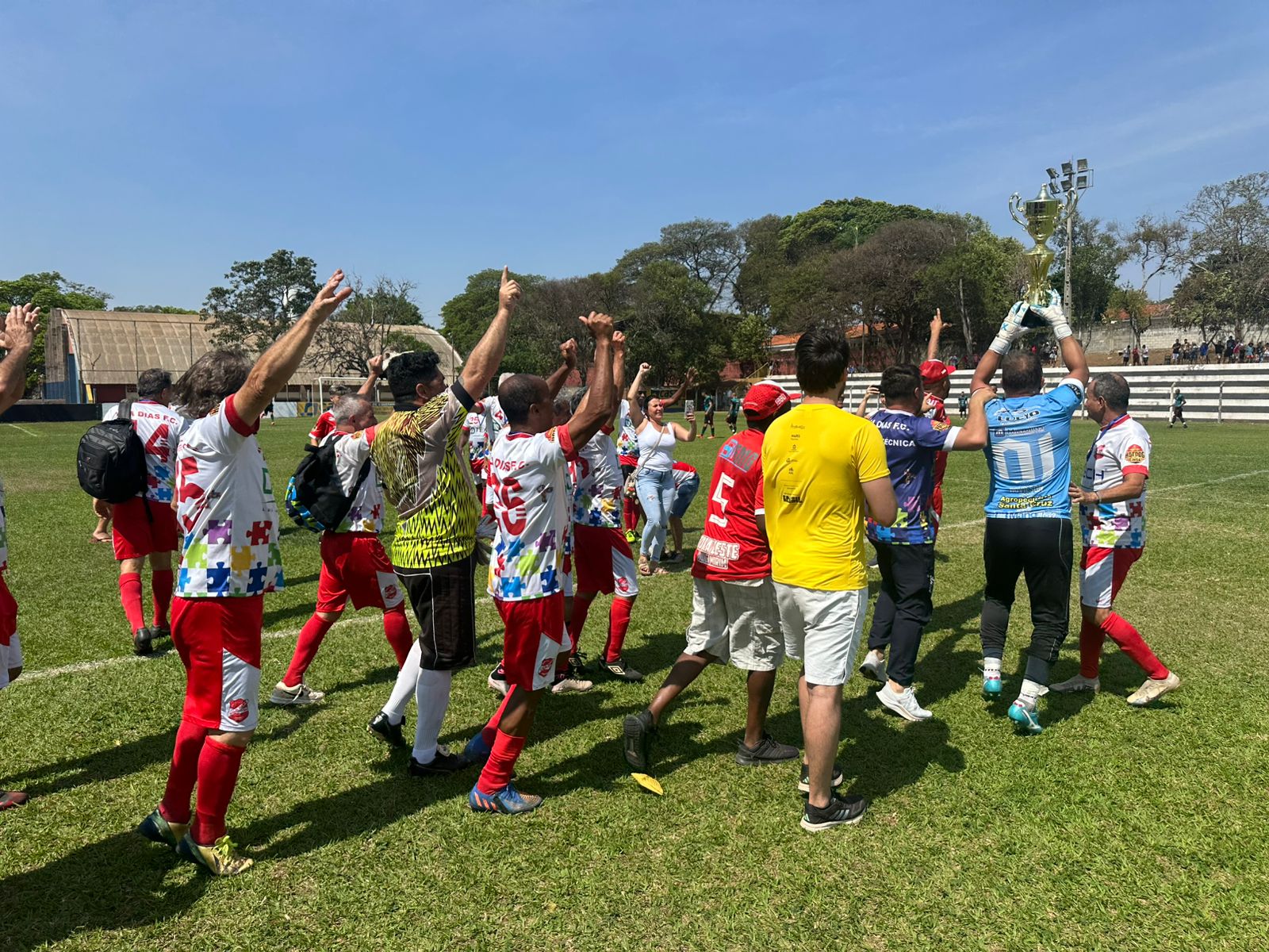 Vila Dias conquista título do Sessentão nos pênaltis